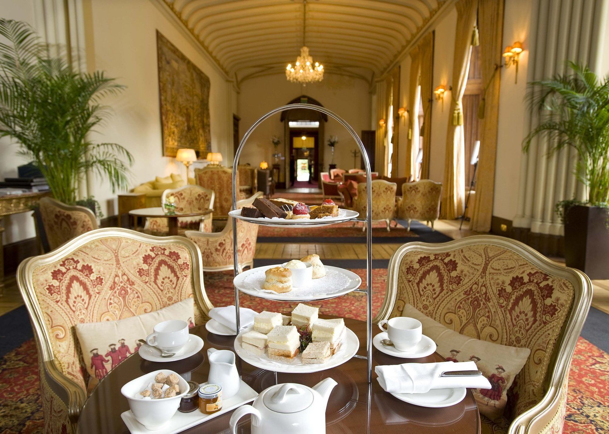 Mar Hall Golf & Spa Resort Bishopton  Nhà hàng bức ảnh Afternoon tea at the Taj Mahal Palace Hotel, Mumbai, India